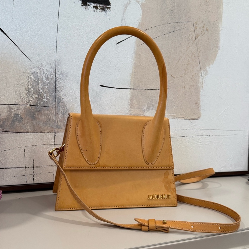 Jacquemus Le grand Chiquito